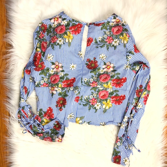IKY & ME Cropped Floral Corset Blouse, Small - Picture 6 of 6